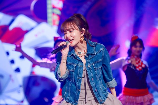 ▲愛紗(右二)忍不住哭了。（圖／民視提供）