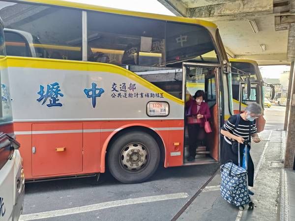 ▲清明連假車潮多，中壢監理站籲請用路人小心駕駛