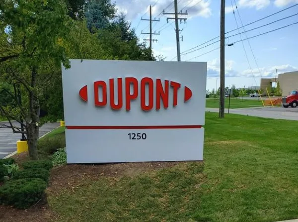 ▲▼杜邦（DuPont）為全球排名第二大的美國化工公司。（圖／翻攝自Facebook／Phillips Sign & Lighting Inc.）
