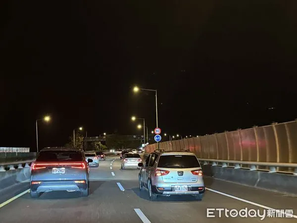 ▲▼國5北上車潮預估將塞到午夜。（示意圖／記者李姿慧攝）
