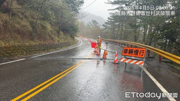 ▲▼台14甲線合歡山公路大禹嶺路基下陷60公尺，路面出現裂縫。（圖／公路局提供）