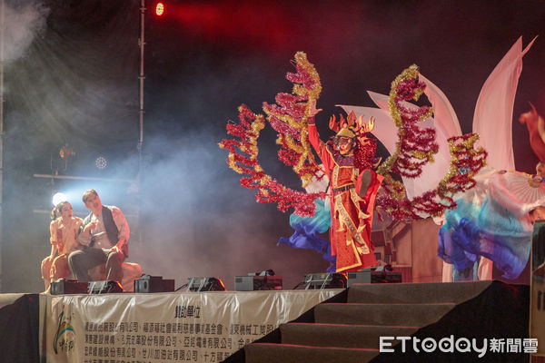 ▲▼   紙風車劇團「寶莉回家」嘉義中埔兒童節開演，大小朋友歡樂過節！   。（圖／記者翁伊森攝）