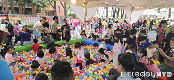 ▲▼   紙風車劇團「寶莉回家」嘉義中埔兒童節開演，大小朋友歡樂過節！   。（圖／記者翁伊森攝）