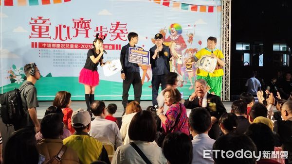 ▲▼   【中埔鄉兒童節活動 中埔警偕縣長同歡樂、齊宣導】    。（圖／中埔分局提供）