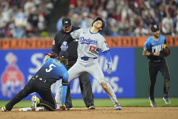 ▲▼ 大谷翔平盜壘失敗，令球迷與觀眾都難掩失望            。（圖／達志影像／美聯社）