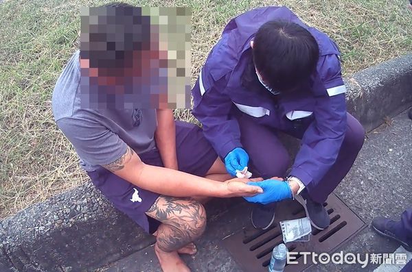 ▲▼嘉義市西區友忠路與大統路口發生自撞車禍。（圖／記者翁伊森翻攝，下同）