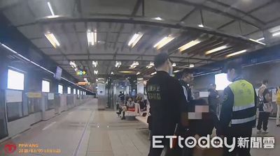 捷運龍山寺站歹徒偷店家飲料落跑 彰化兩國中生全程目擊