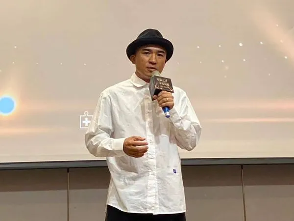 ▲小馬離開過去的種種，活出自己的人生。（圖／翻攝倪子鈞臉書）