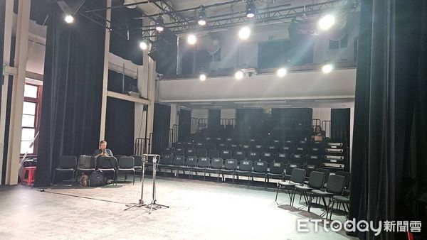 ▲台東舊議會重獲新生 「就藝會」揭牌啟用。（圖／記者楊漢聲翻攝）