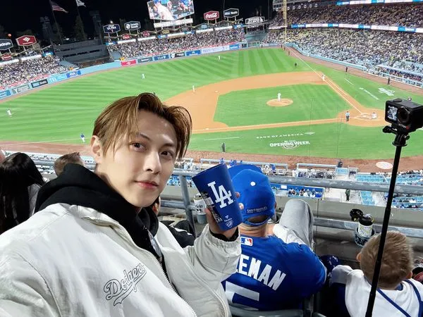 ▲「王子」邱勝翊放長假，和演藝圈的好友們一起前往美國洛杉磯，完成NBA慶生圓夢計劃。（圖／喜鵲娛樂提供）