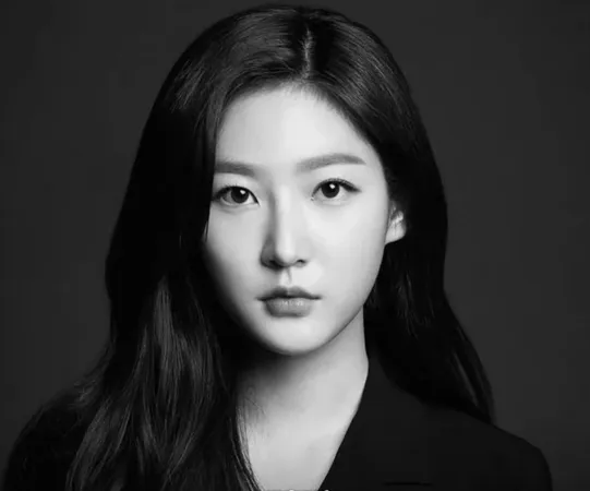 ▲金賽綸的家人們低調前往安席地為其進行儀式。（圖／翻攝自金賽綸Instagram）