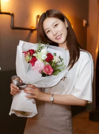 ▲金賽綸的家人們低調前往安席地為其進行儀式。（圖／翻攝自金賽綸Instagram）