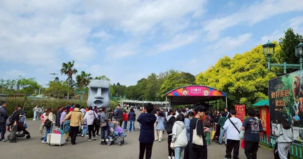 台北高中生去六福村「排3小時只玩到笑傲飛鷹」　怒嗆不來了竟遭網開譙