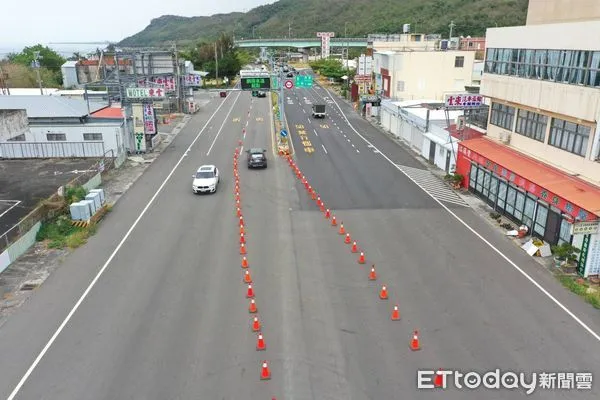 ▲調撥車道起點：台1線楓港段460公里目前車流狀況             。（圖／記者陳崑福翻攝）