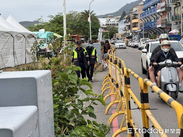 ▲恆春警分局於台灣祭出動大批警力維持交通順暢          。（圖／記者陳崑福翻攝）