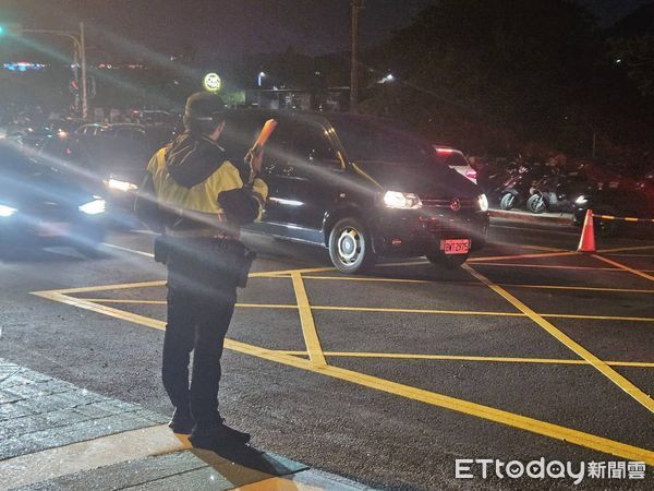 ▲恆春警分局於台灣祭出動大批警力維持交通順暢          。（圖／記者陳崑福翻攝）