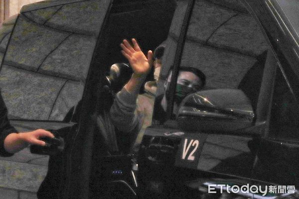 ▲▼張學友演唱會第三天，離開飯店堵拍。（圖／記者周宸亘攝）