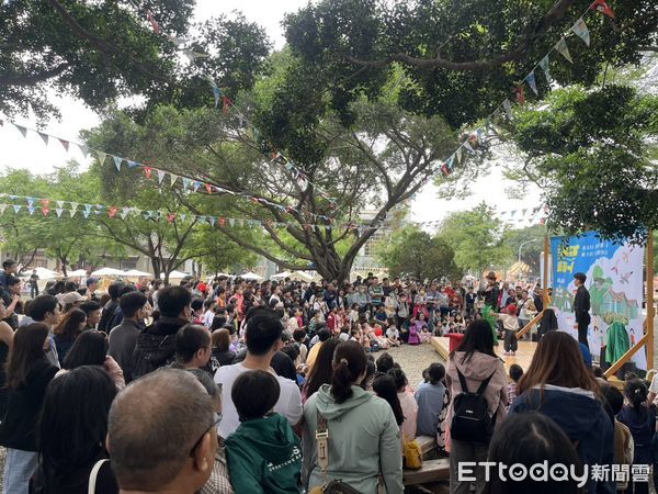 ▲台南市文化局於兒童節連假，各文化場域吸引超過20萬人次，文化吉祥物「巷仔Niau」公仔發揮超人氣，讓門票與文創商品收入突破新台幣300萬元。（圖／記者林東良翻攝，下同）