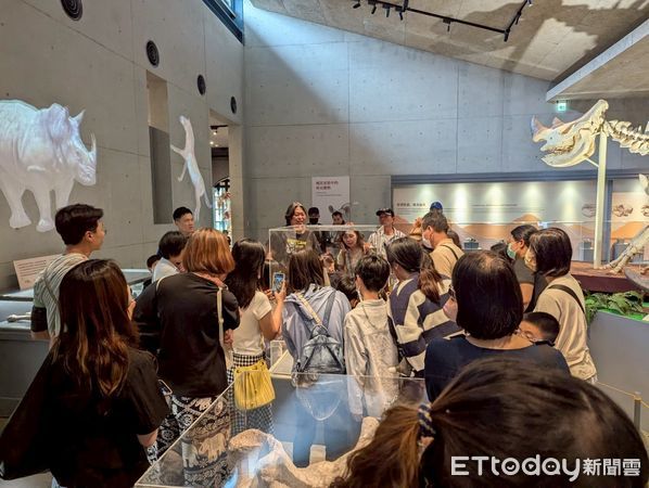 ▲台南市文化局於兒童節連假，各文化場域吸引超過20萬人次，文化吉祥物「巷仔Niau」公仔發揮超人氣，讓門票與文創商品收入突破新台幣300萬元。（圖／記者林東良翻攝，下同）