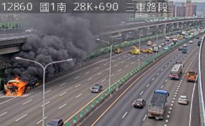 快訊/國1恐怖火燒車!油罐車成火球黑煙狂竄 全線封閉搶救中