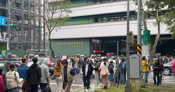 延平中學國中部入學考作文題目「那一天，我流下了眼淚」，讓近半數考生的父母被「賜死」，也引發大眾對台灣學生寫作能力的討論。（圖／報系資料照）