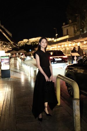 ▲柯佳嬿赴希臘看秀。（圖／COS提供）