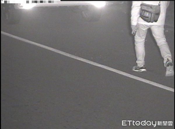 ▲▼台中慣竊被抓狂喊想要拉肚肚　霸氣警先帶去看醫生...他感動全招了。（圖／記者許權毅翻攝）