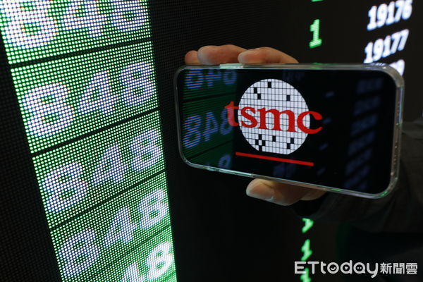 ▲台股暴跌。（圖／記者湯興漢攝攝）