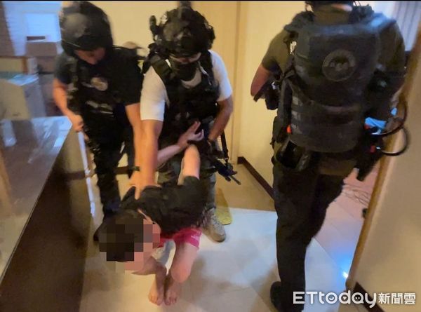 ▲警方破獲天道盟結合竹聯幫的虛擬貨幣詐騙集團。（圖／記者張君豪翻攝）