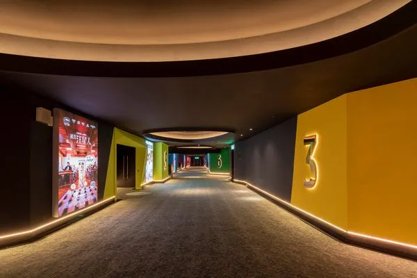 ▲▼信義威秀緊急公告「10影廳暫停營運」。（圖／翻攝自Facebook／威秀影城粉絲團）