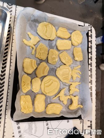 ▲鳳林鎮長橋國小的學童在老師的帶領下到崇德探索歷史遺跡。(圖太管處提供下同)