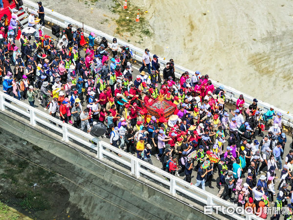 ▲▼  大甲媽遶境新港38週年 翁章梁率各界隆重迎駕   。（圖／嘉義縣政府提供）