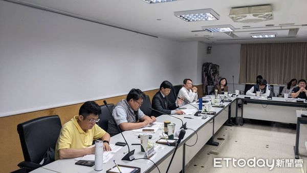 ▲因應美國課台灣32％關稅，農業部將投入180億給予農民支持，也將持續開拓新興高端市場等，台南市長黃偉哲將動用第二預備金，協助受衝擊的農漁民及相關業者開拓市場。（圖／記者林東良翻攝，下同）