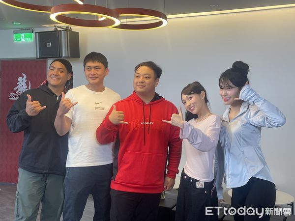 ▲吉力吉撈、劉基鴻、李多慧、林襄直播節目與球迷親切互動。（圖／記者楊舒帆攝）