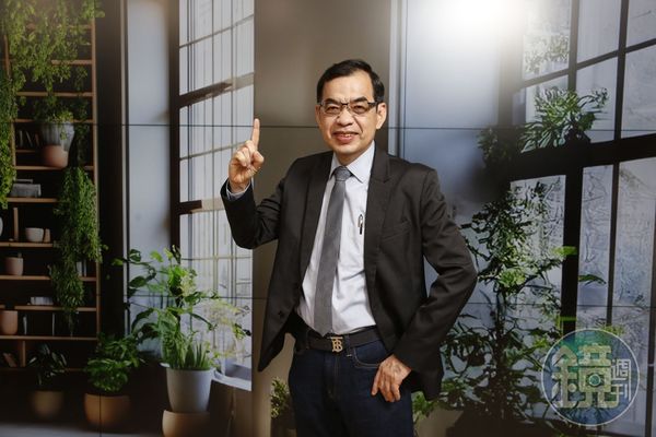 全球股市受關稅戰陰影籠罩，投資達人鄭廳宜說，先求穩再求好，未來一週是關鍵觀察期。