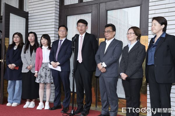 ▲▼民眾黨團 記者會 立法院 批評民進黨再度癱瘓國會 時事回應。（圖／記者屠惠剛攝）
