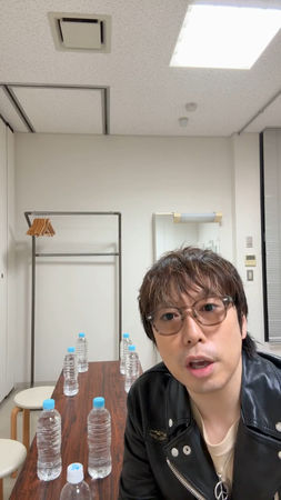 ▲高橋優5日演出結束後，出現喉嚨不適症狀，雖經緊急治療，但恢復情況未如預期，最終決定取消原定於6日的廣島演唱會。（圖／翻攝自高橋優IG）