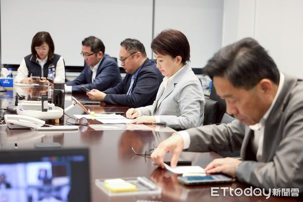 ▲美新關稅政策割喉全球經濟！盧秀燕邀集中台灣8縣市首長發表「7大聯合聲明」。（圖／記者游瓊華翻攝）