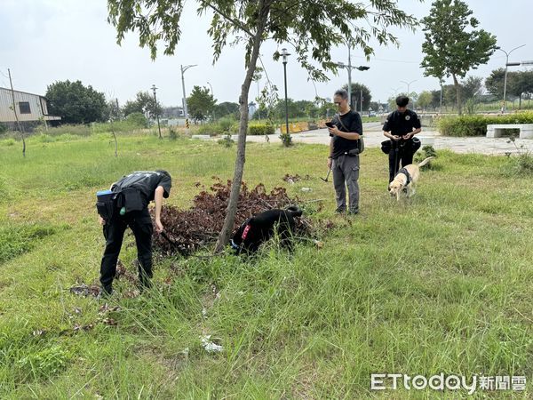▲▼毒犯交易斷點再出奇招，雖然埋包公園還是被警犬嗅出。（圖／民眾提供，下同）