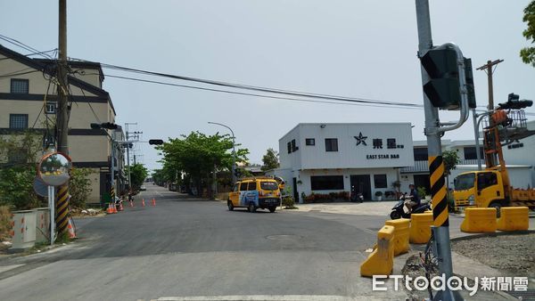 ▲琉球鄉首座交通號誌設在全德國小旁的復興路與相埔路口             。（圖／記者陳崑福翻攝）