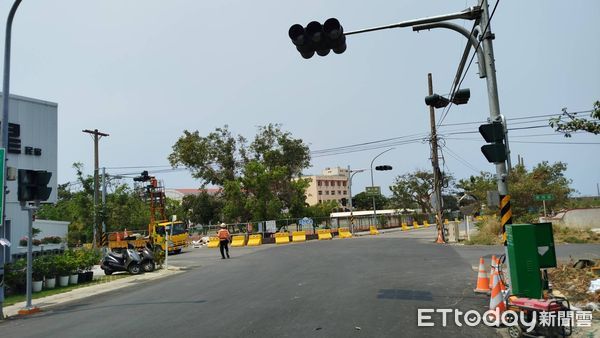 ▲琉球鄉首座交通號誌設在全德國小旁的復興路與相埔路口             。（圖／記者陳崑福翻攝）