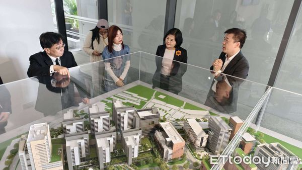 ▲雲林縣長張麗善率團訪問新加坡「李陳愛禮創新卓越中心」，探討智慧醫療、再生醫學及精準健康等前沿議題。（圖／記者游瓊華翻攝）