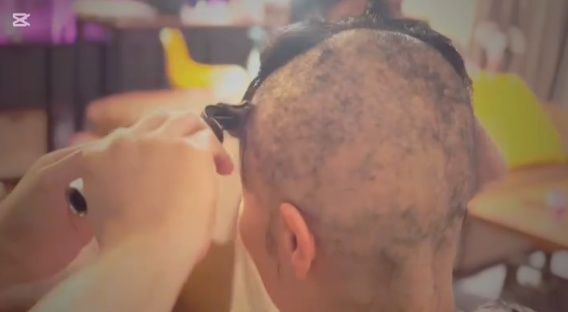 ▲吳文忻乳癌第4期「忍淚剃頭」！　曾想在家等死&hellip;為2女兒轉念化療。（圖／翻攝自吳文忻IG）