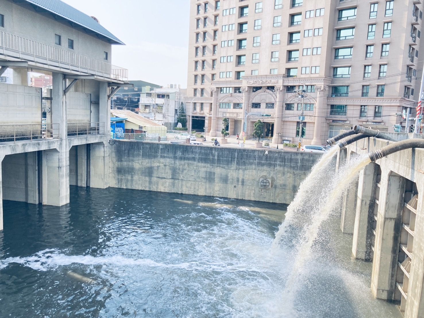 ▲新北塔寮坑二號抽水站4／9蓄水試抽。（圖／新北市水利局提供）