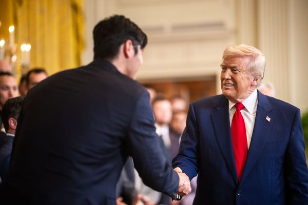 川普和大谷翔平握手後還不夠，結束後進一步邀請他到橢圓辦公室互動。（翻攝自The White House Flickr）