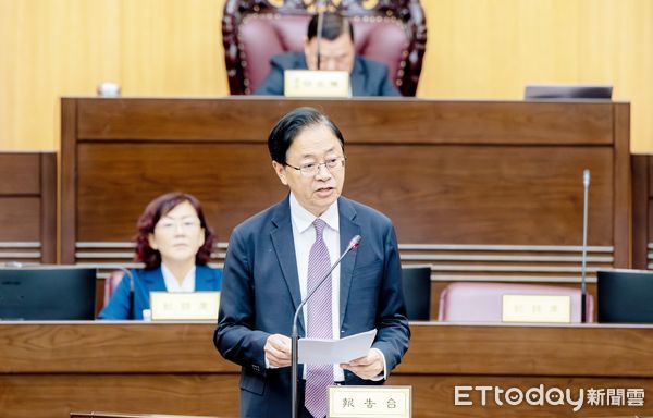 ▲桃園市長張善政今天在市議會定期大會施政報告上提出市府因應美國對台課徵32%對等關稅，市府已成立應變小組與產業界擬定對策。（圖／記者沈繼昌翻攝）