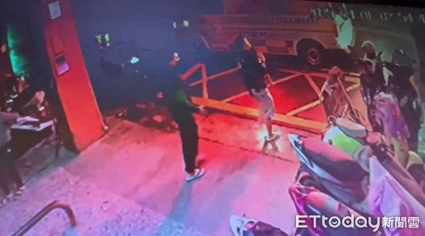 ▲▼台中5月嬰兒床縫悶死。（圖／民眾提供）