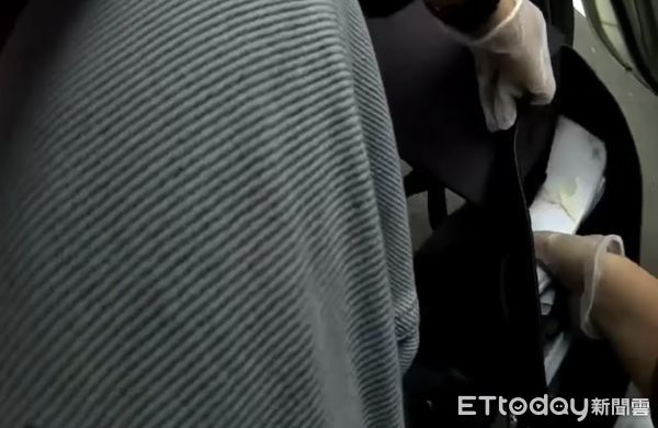 ▲▼持假鈔交易虛擬貨幣被識破！高雄3男互毆爆衝突　警一查雙方都作假。（圖／記者賴文萱翻攝）