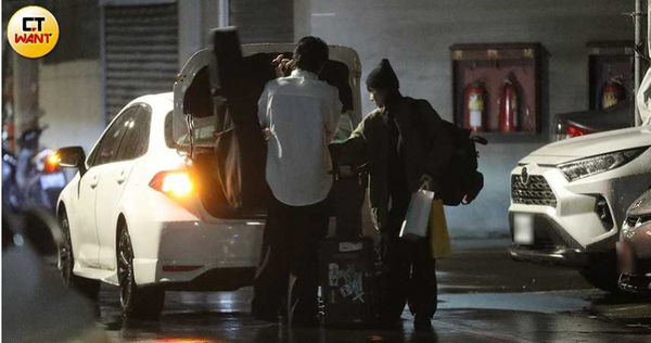 獨家／李友廷兩晚帶女回家　深夜暗巷伸出愛的小手