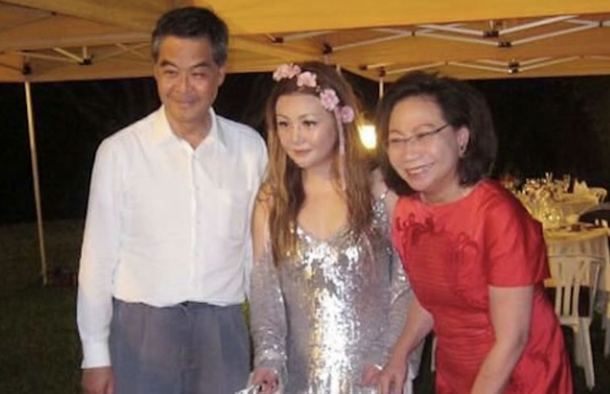 ▲梁齊昕生日時與父母合照。（圖／翻攝IG）